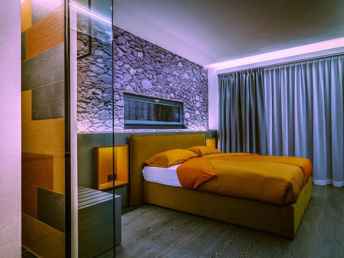 Ca Rossa #Exclusive Bed and Breakfast Σόντριο