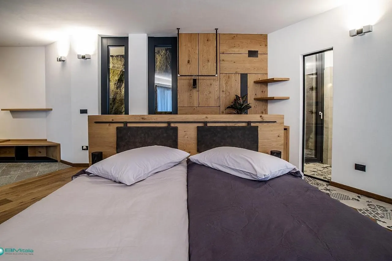 Ca Rossa #Exclusive Bed and Breakfast Σόντριο