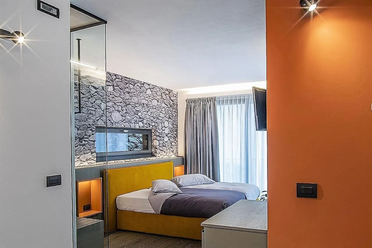 Ca Rossa #Exclusive Bed & Breakfast Sondrio